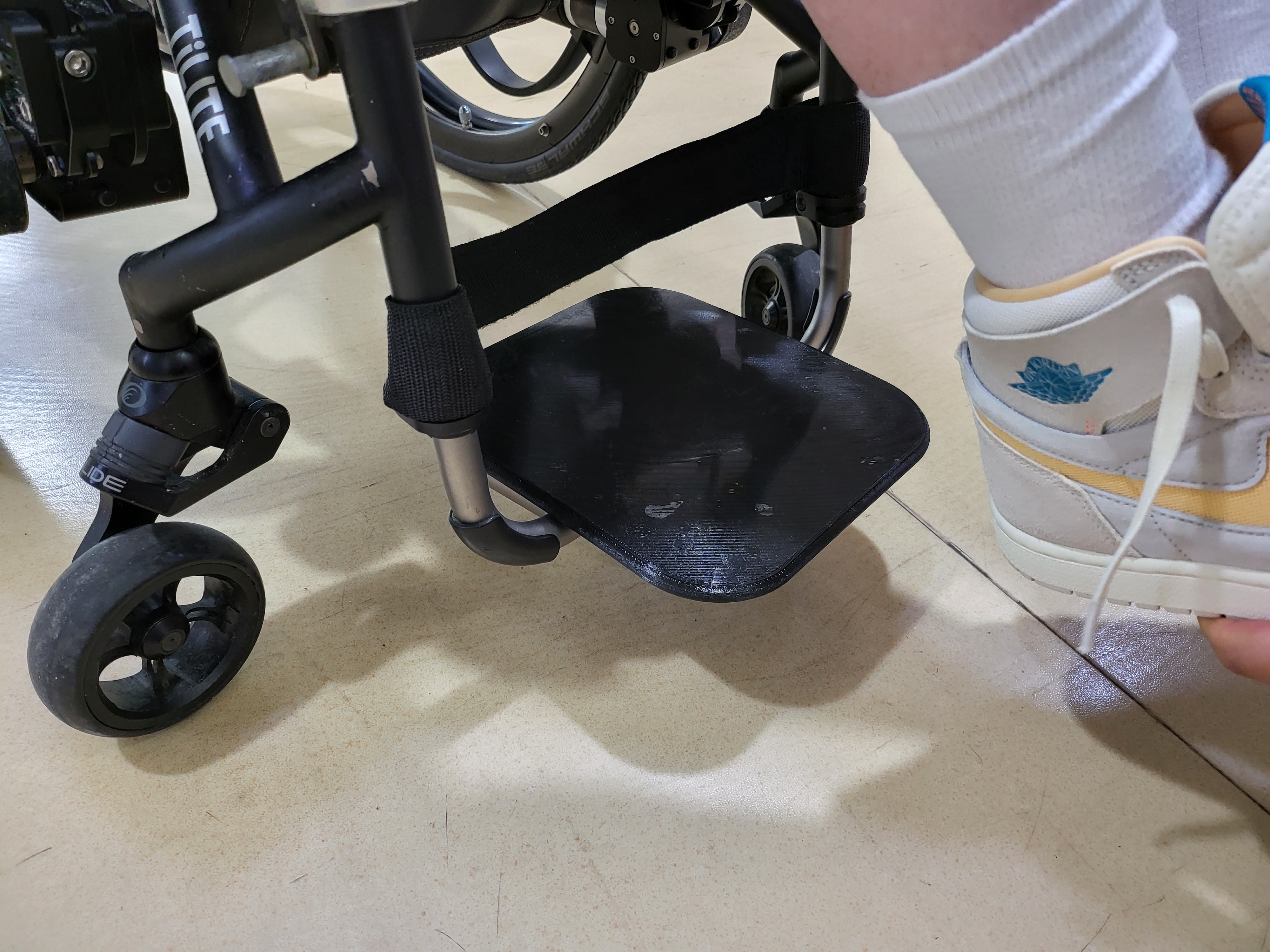 활동형 휠체어 발판 확장