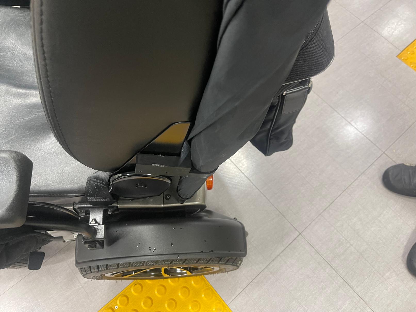 전동휠체어 우산거치대