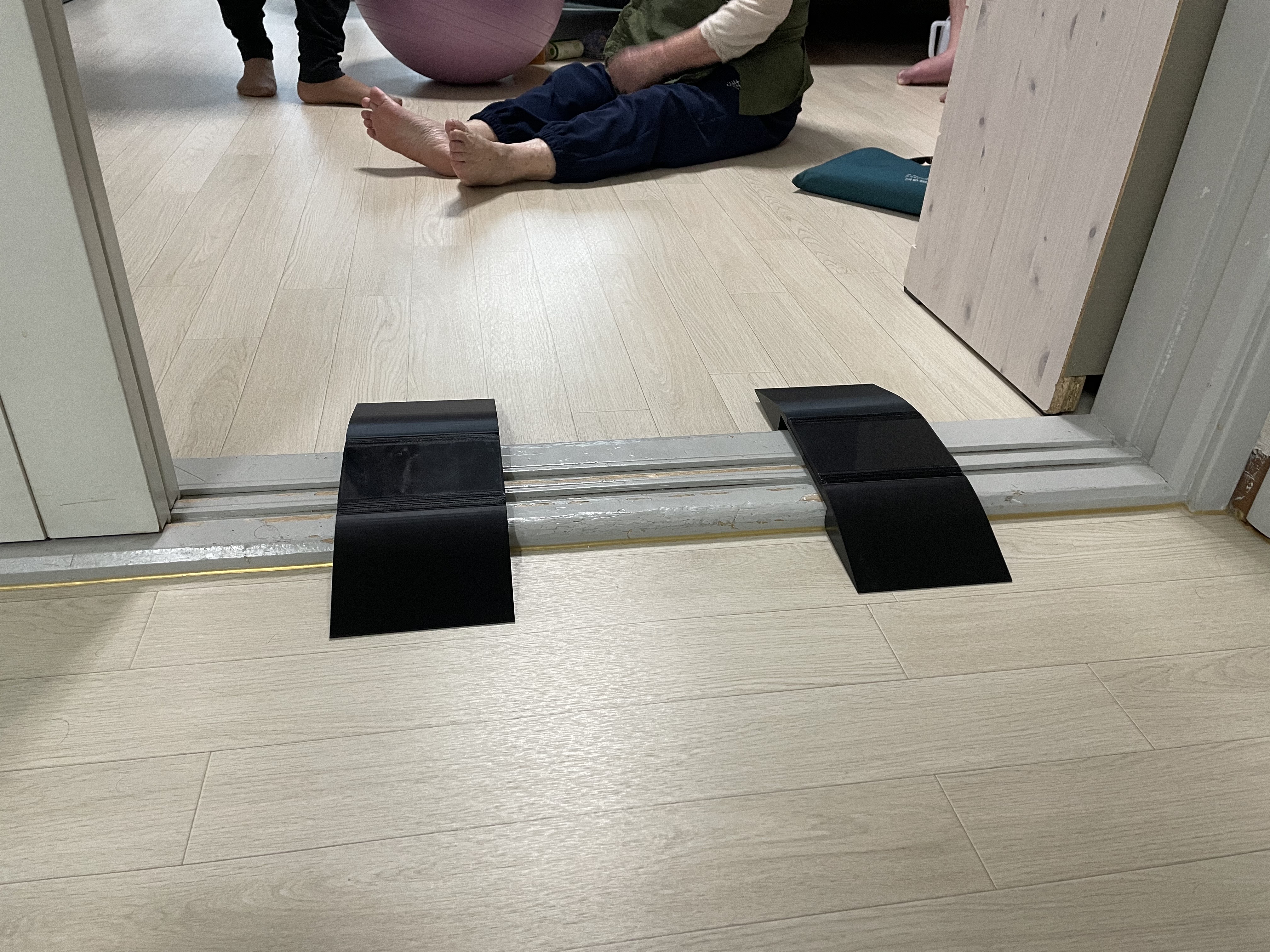 문턱 경사로