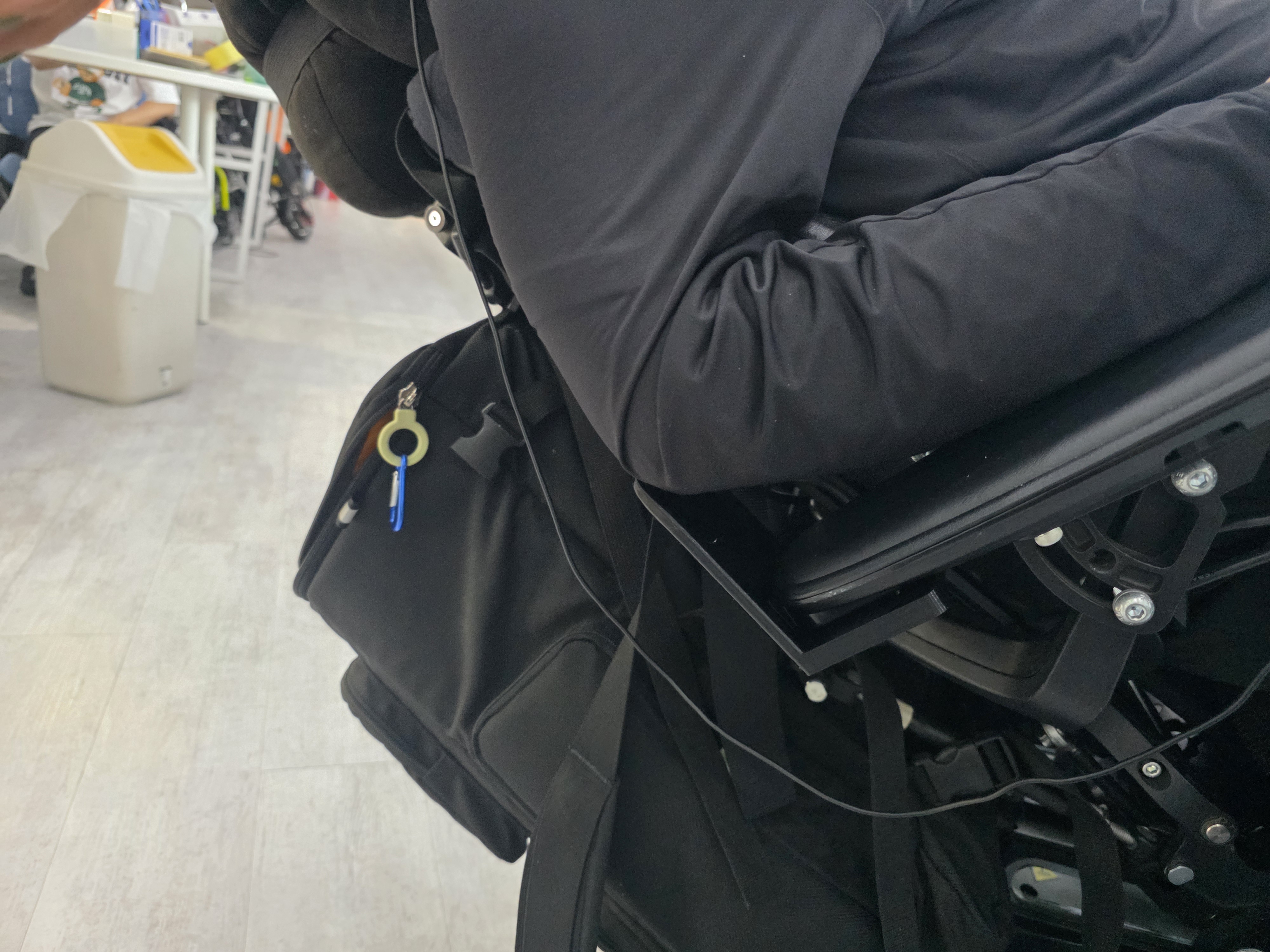 팔꿈치 지지대