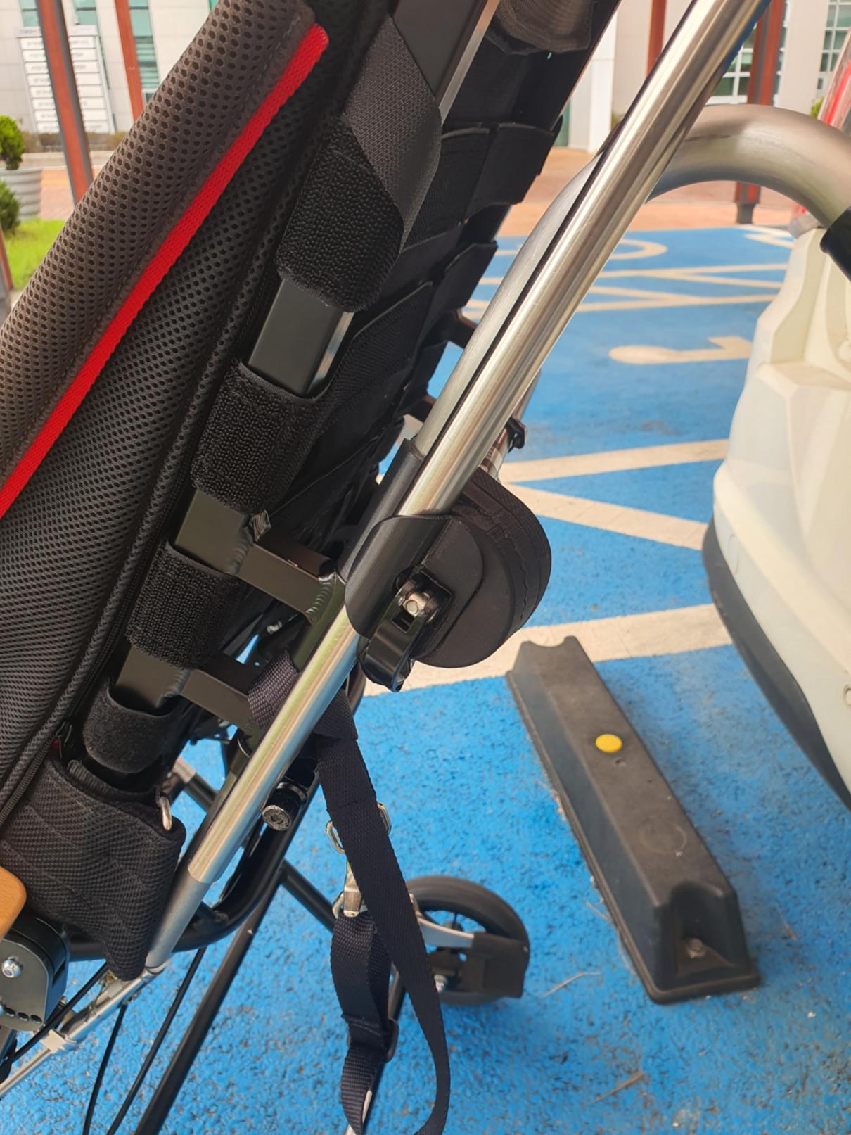 유모차용 링거 폴대 부착대