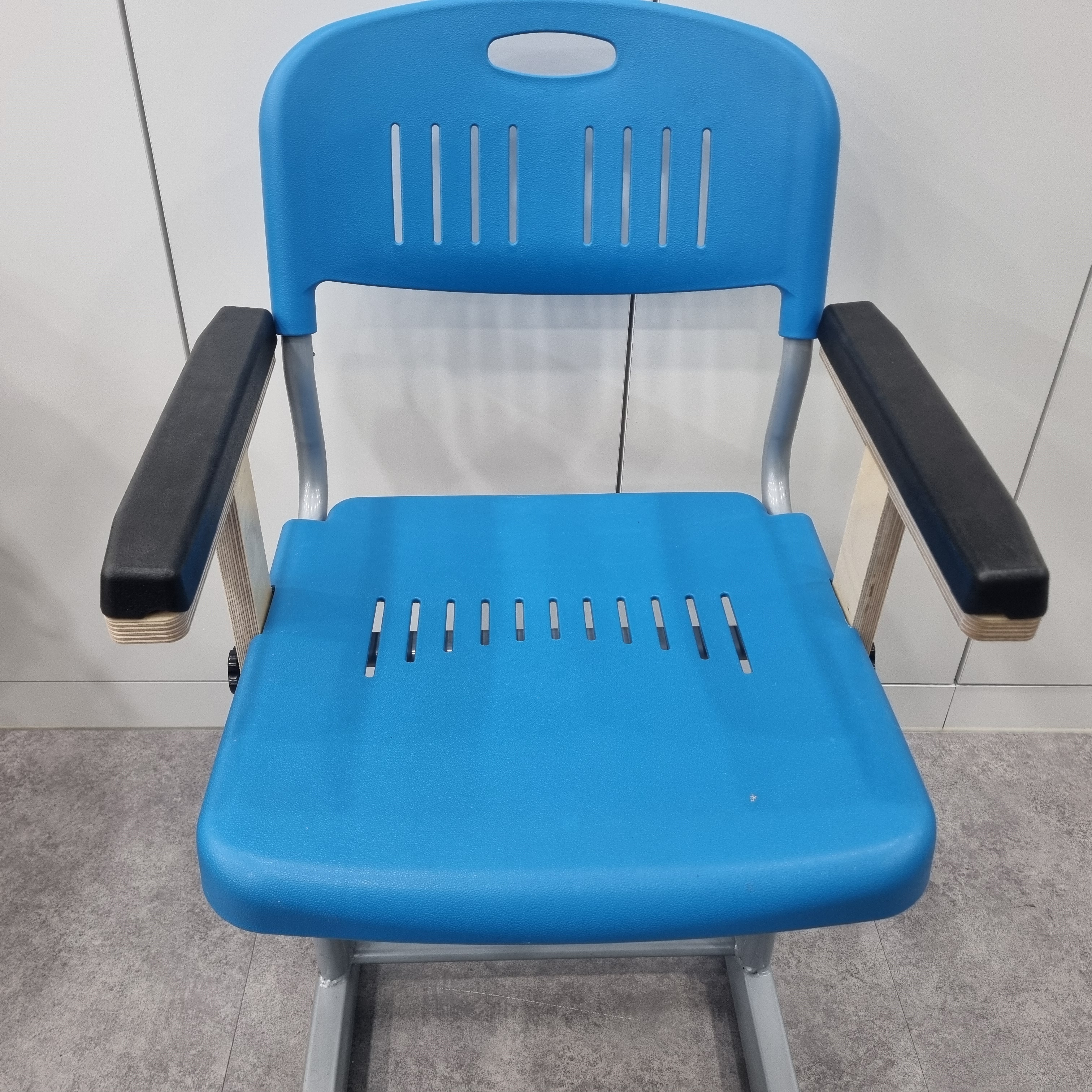 학교의자 팔걸이 개조