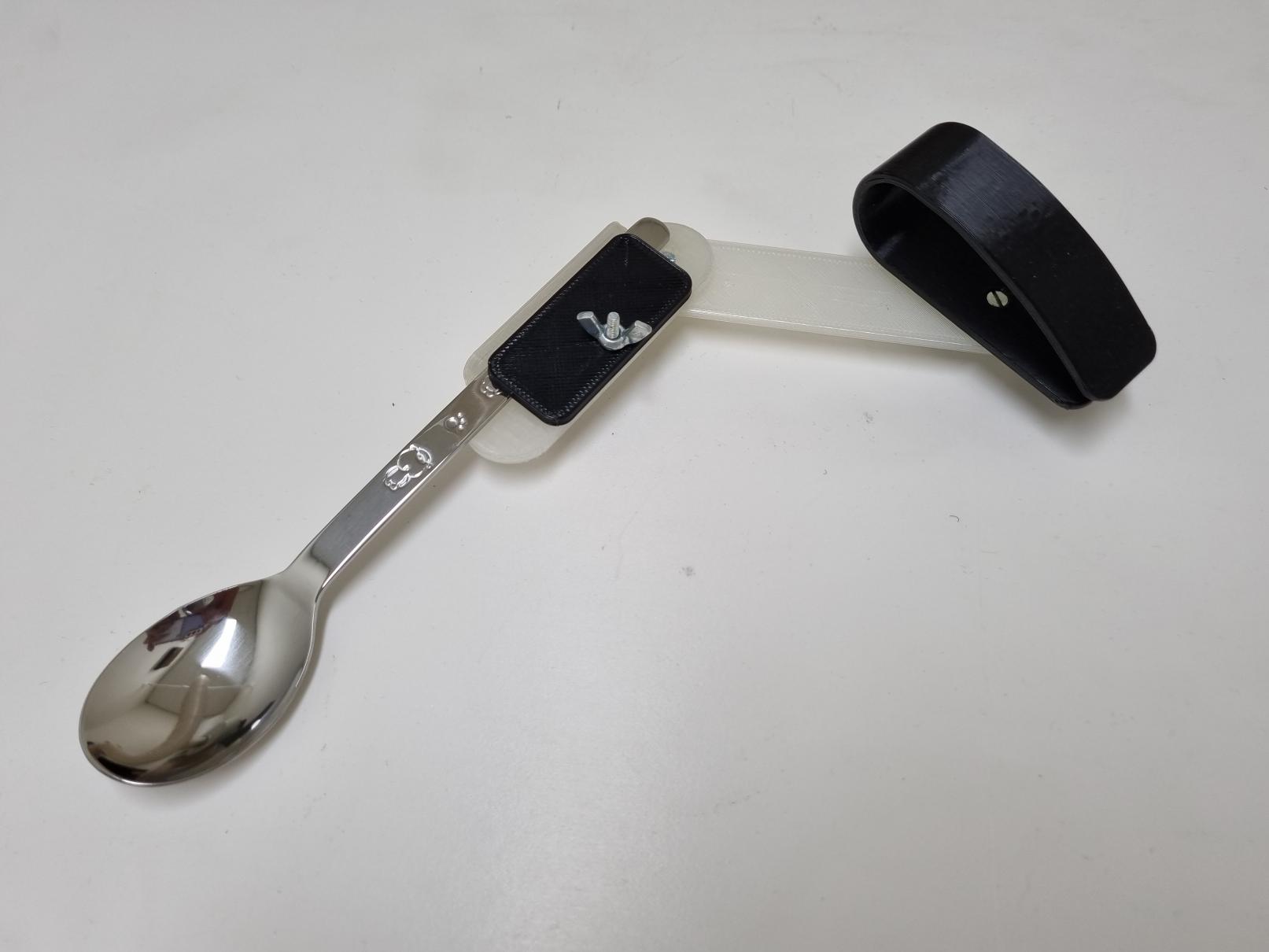 각도 조절형 식사 보조기기