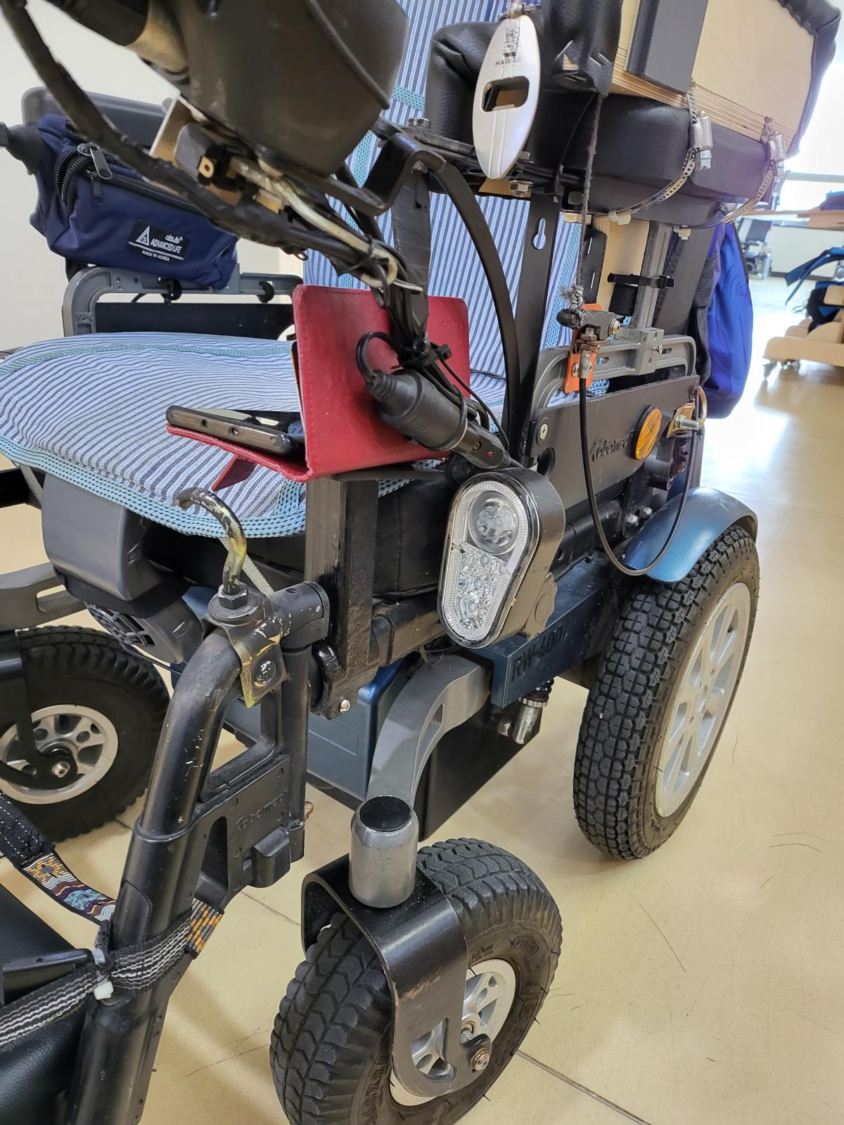 전동휠체어 맞춤형 스마트폰 거치대