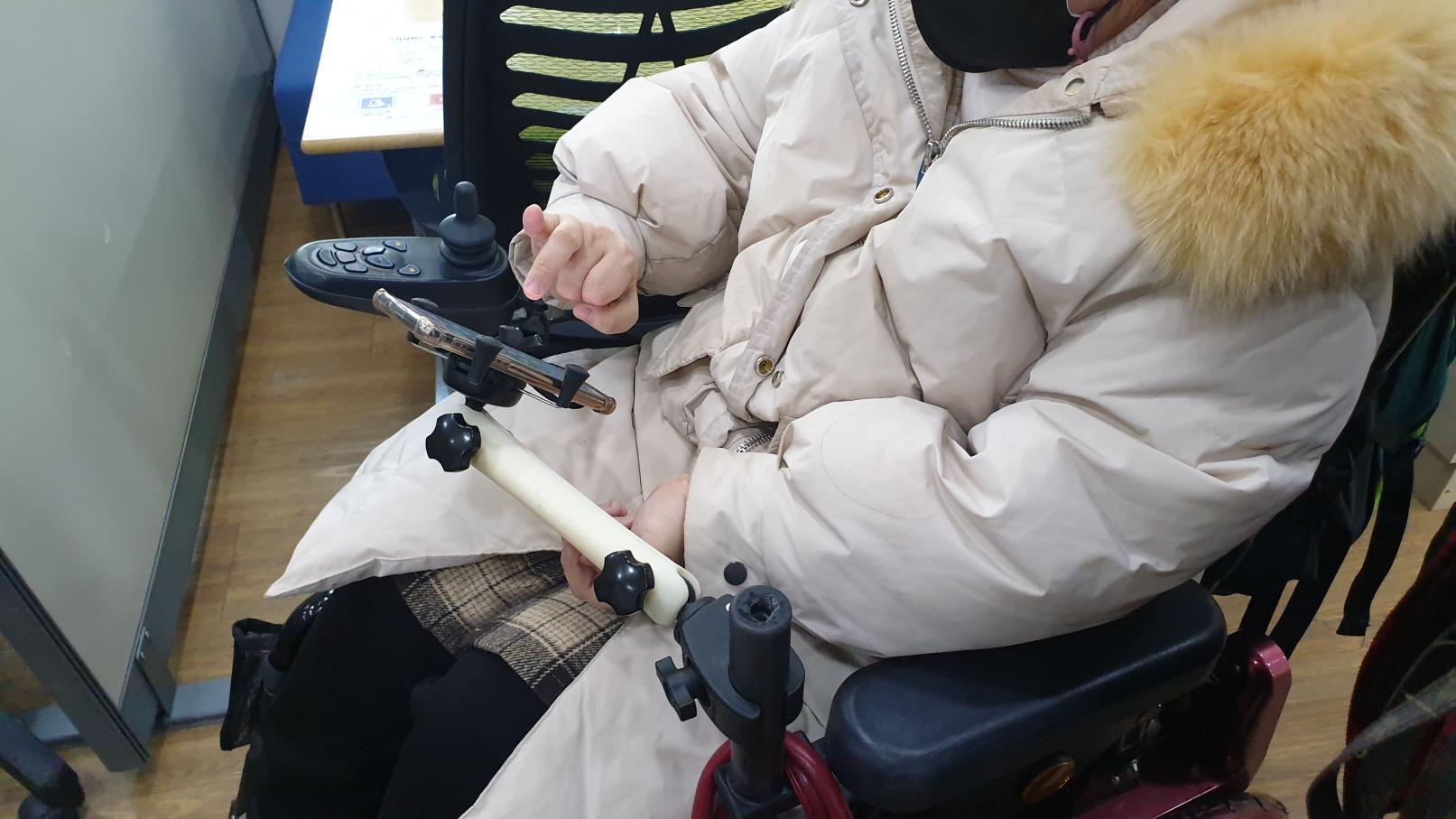 휴대폰 거치 연장대 